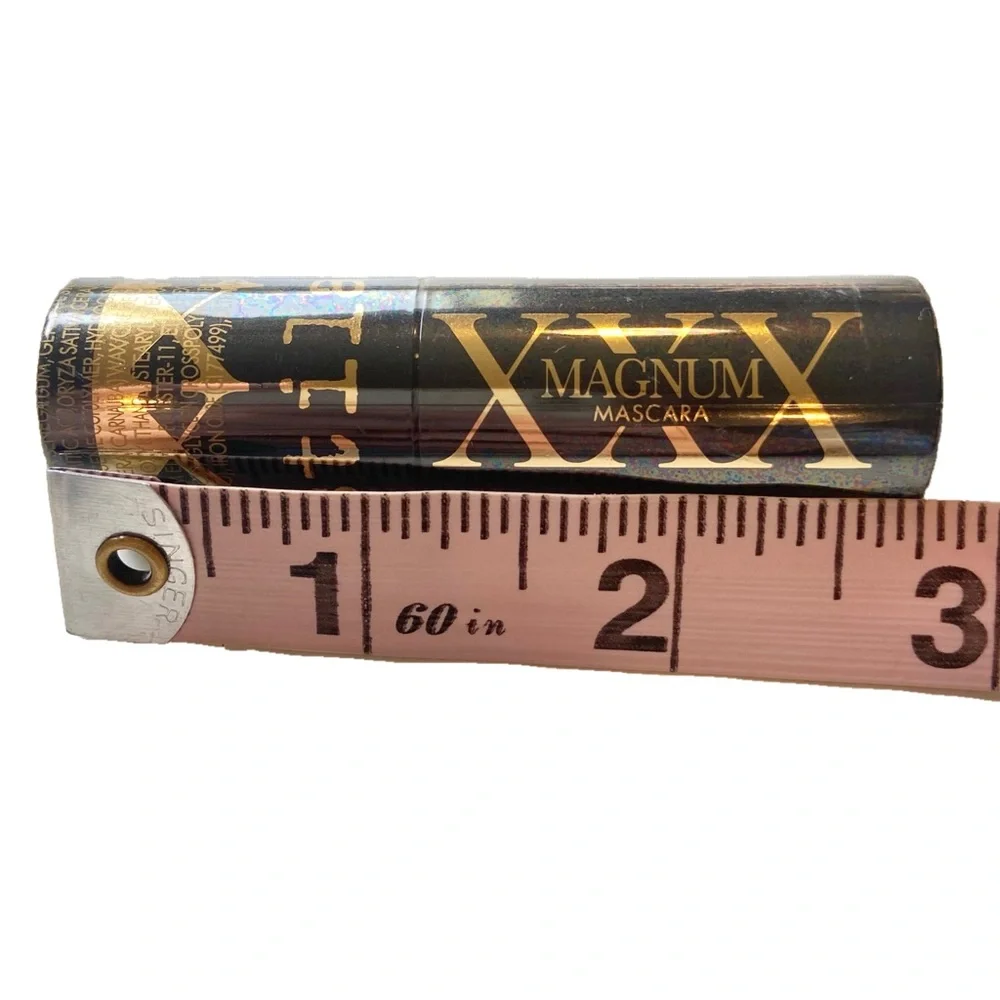 NEW Stila Mini Magnum XXX Mascara Black Travel Size 0.24 oz 7 Makeup Mega Volume